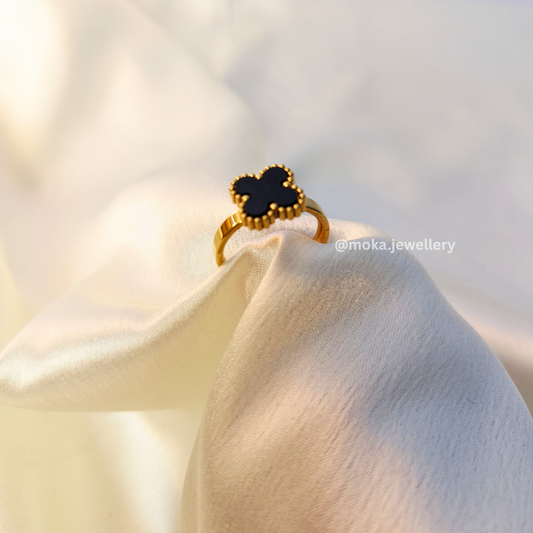 Lucky Noir Clover Ring