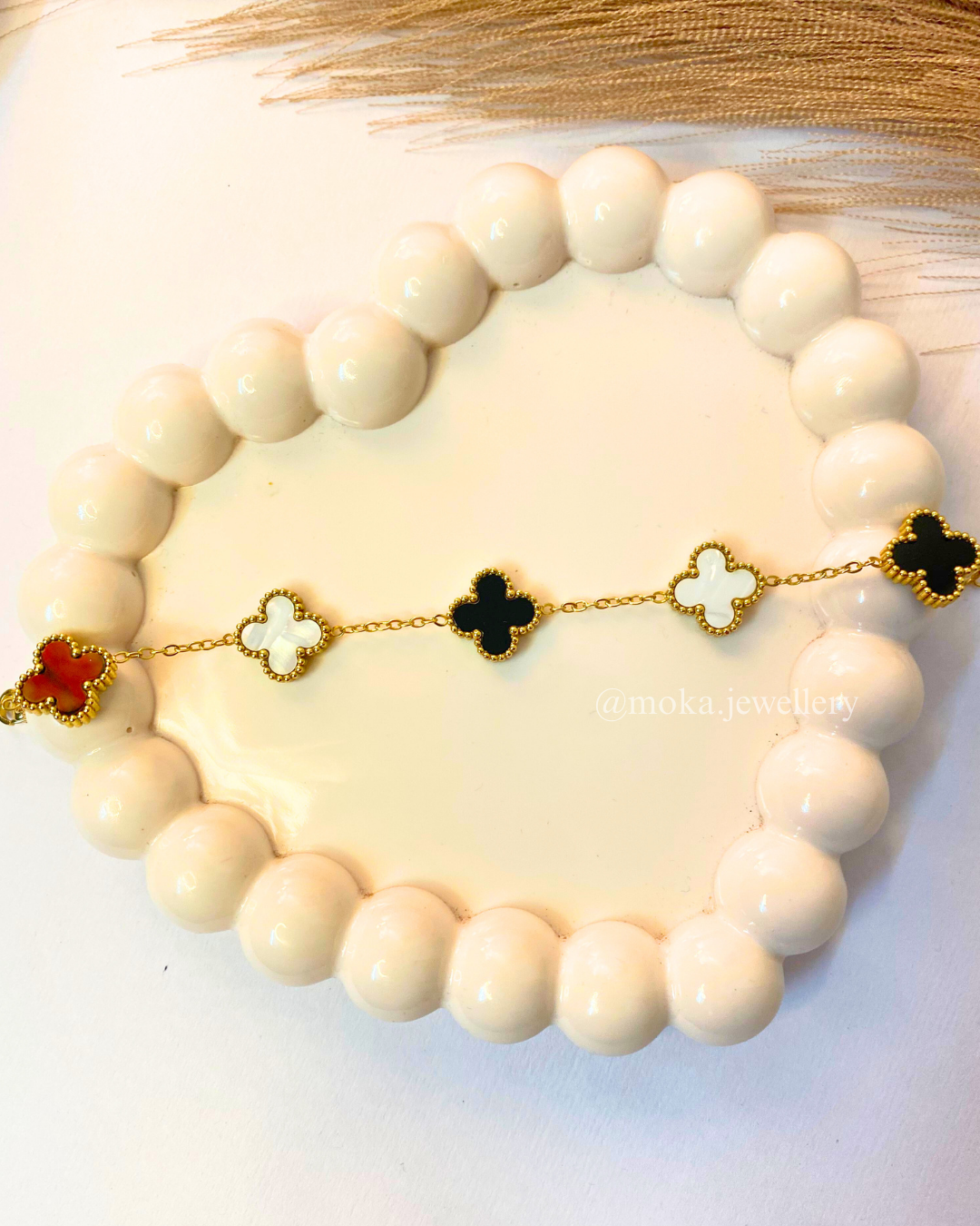 Noir et Blanc Clover Bracelet