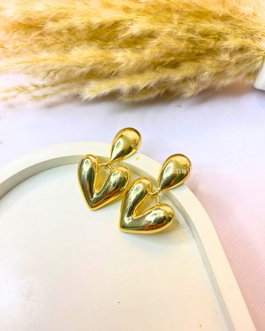 Aaira Earrings – The Heartbeat Drop