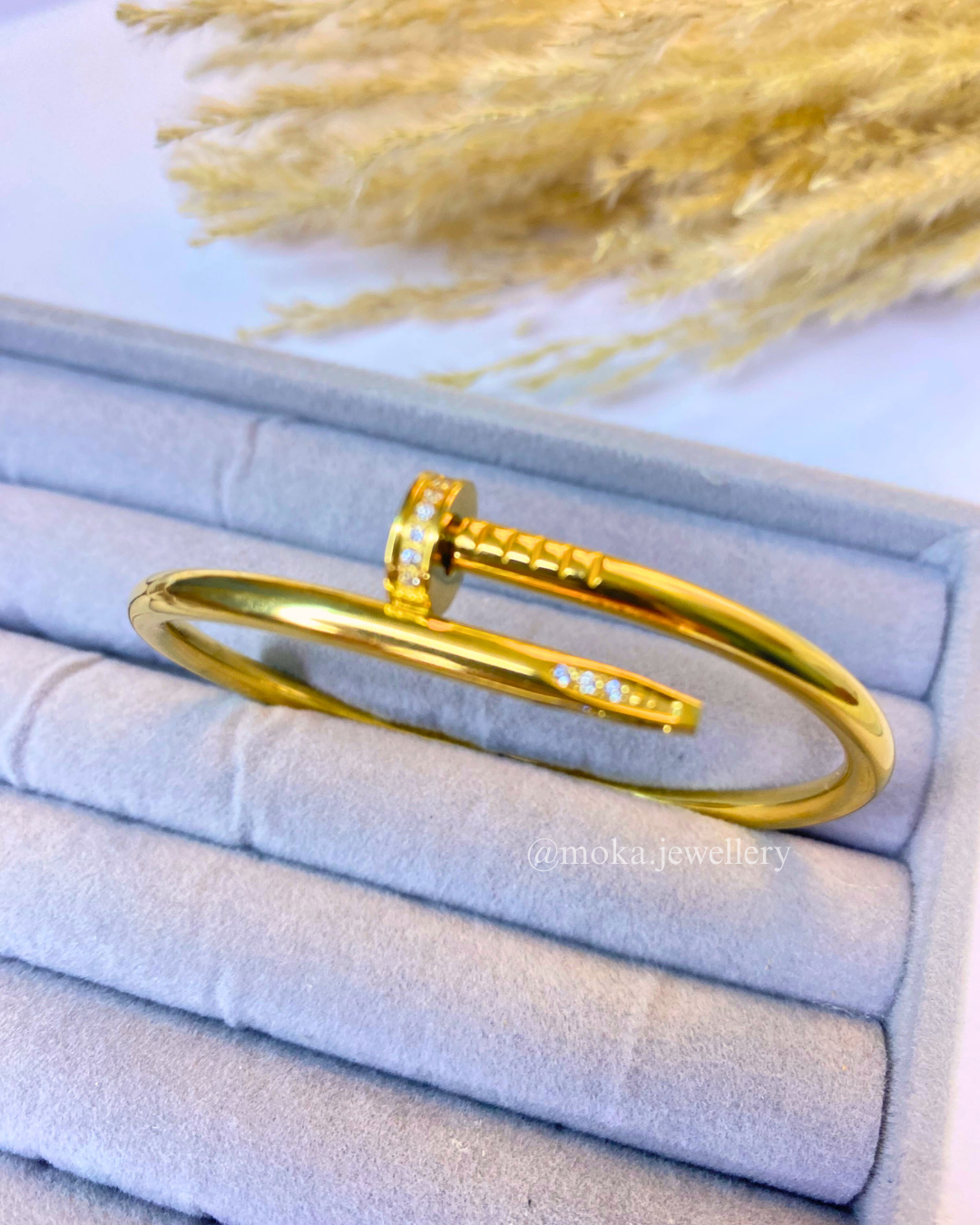 Reina – The Studded Nail Cuff