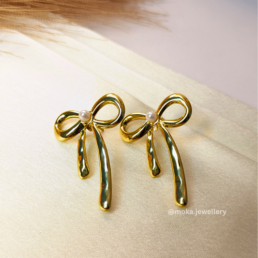 Aurora Bow Pearl Earrings