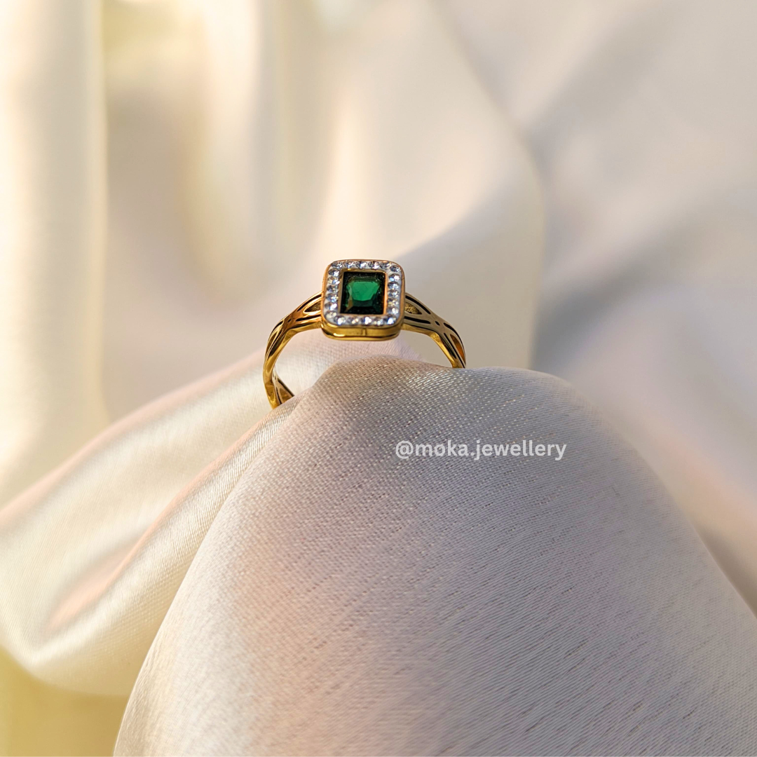 Emerald Grace Ring - Green
