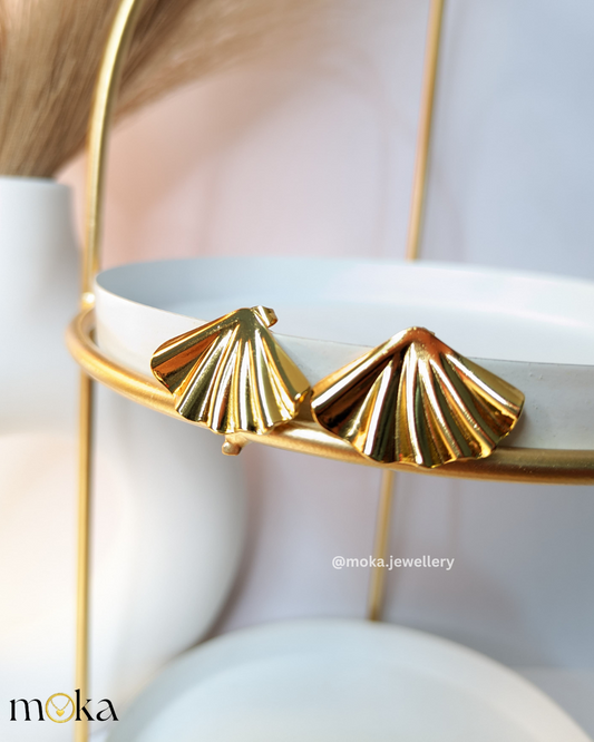 Soléa Shell Stud Earrings