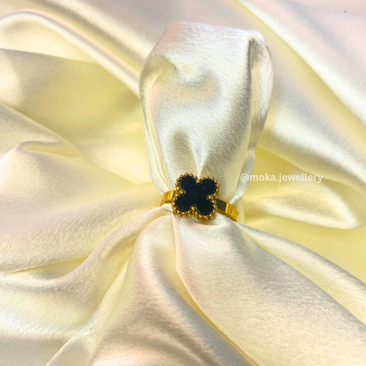 Lucky Noir Clover Ring