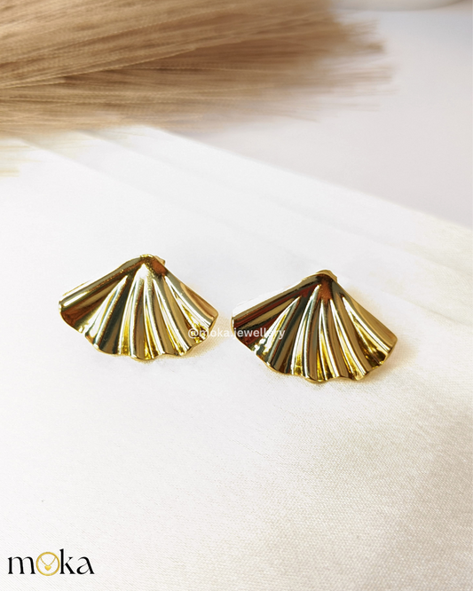 Soléa Shell Stud Earrings