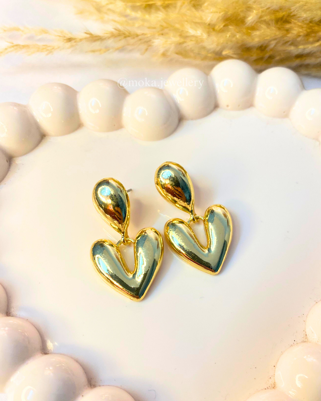 Aaira Earrings – The Heartbeat Drop
