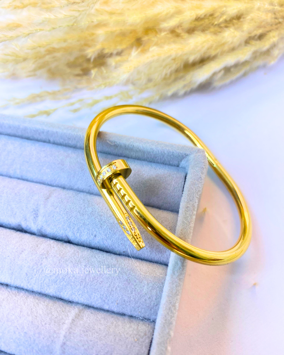 Reina – The Studded Nail Cuff